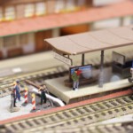 Miniatur-Modell, Bahnhof Mittelstadt, Zug, Bauarbeiter